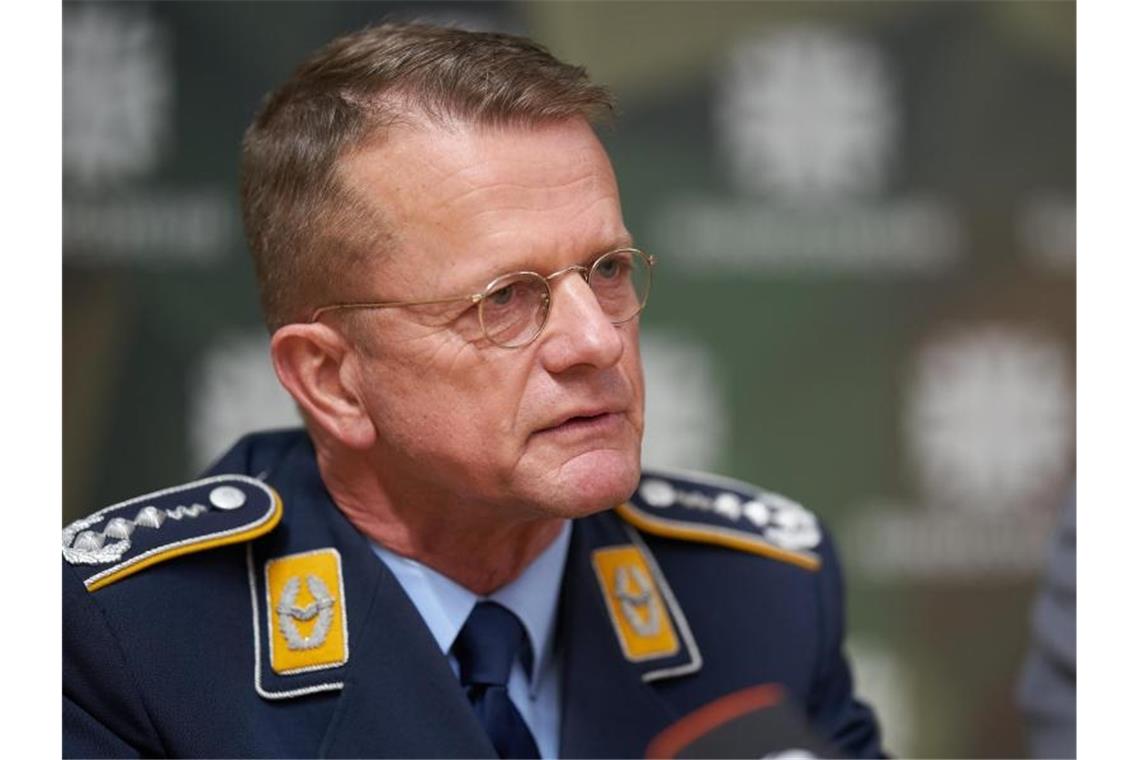 Coronavirus breitet sich in Deutschland aus Oberstarzt Dr. Thomas Harbaum, Präventivmediziner, spricht bei einer Pressekonferenz am Bundeswehrzentralkrankenhaus. Hier wird ein Corona-Patient behandelt. Foto: Thomas Frey/dpa