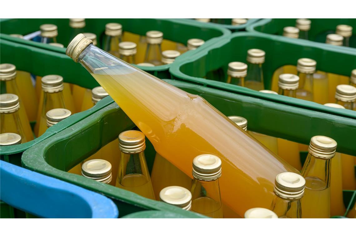 Obstsäfte haben besonders viel Zucker in sich. (Symbolbild)