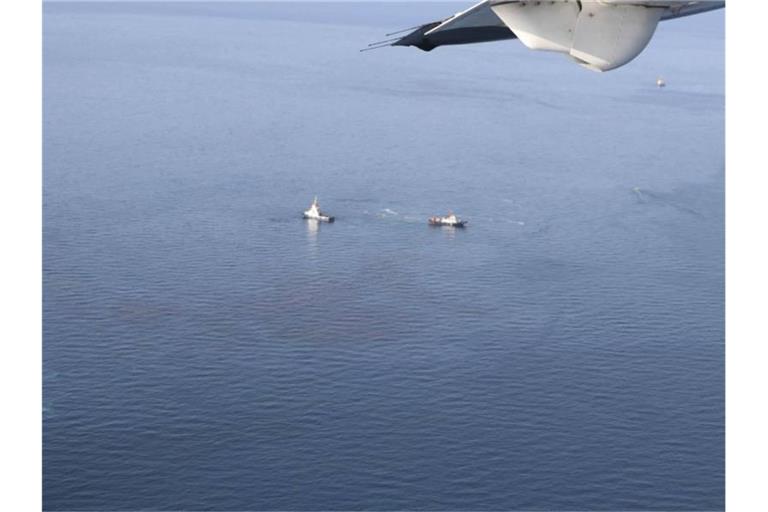 Ölaustritt vor der Küste von Rayong. Foto: -/Royal Thai Navy/AP/dpa