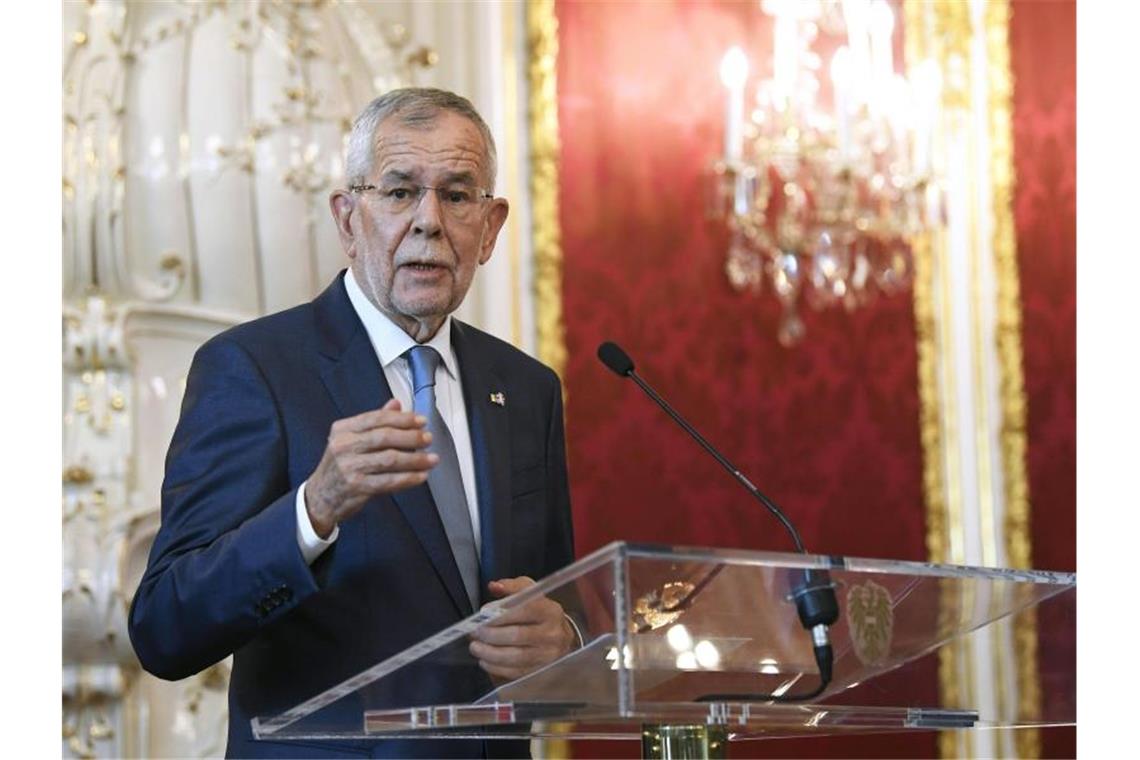 Tag eins nach Kanzlersturz: Österreich hat Interims-Kabinett Österreichs Bundespräsident Alexander Van Der Bellen. Foto: Hans Kalus Techt/APA