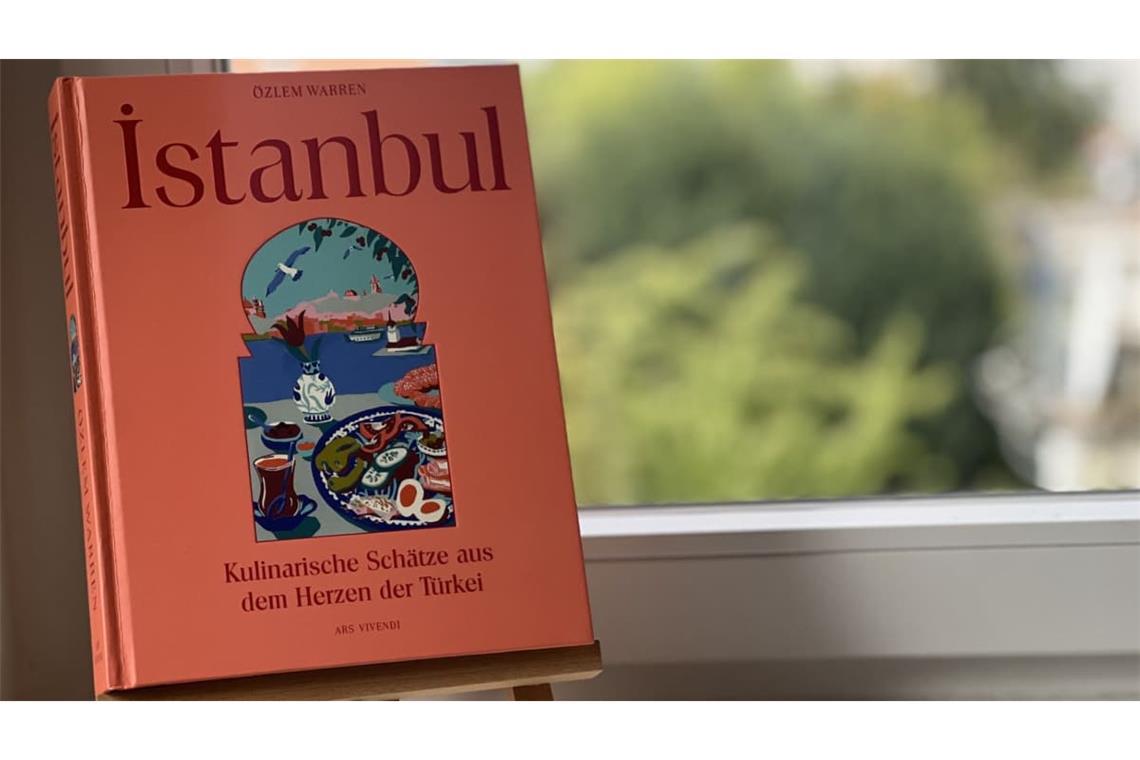 Özlem Warrens Kochbuch „Istanbul – Kulinarische Schätze aus dem Herzen der Türkei“ feiert die Küchenvielfalt der Bosporus-Metropole.