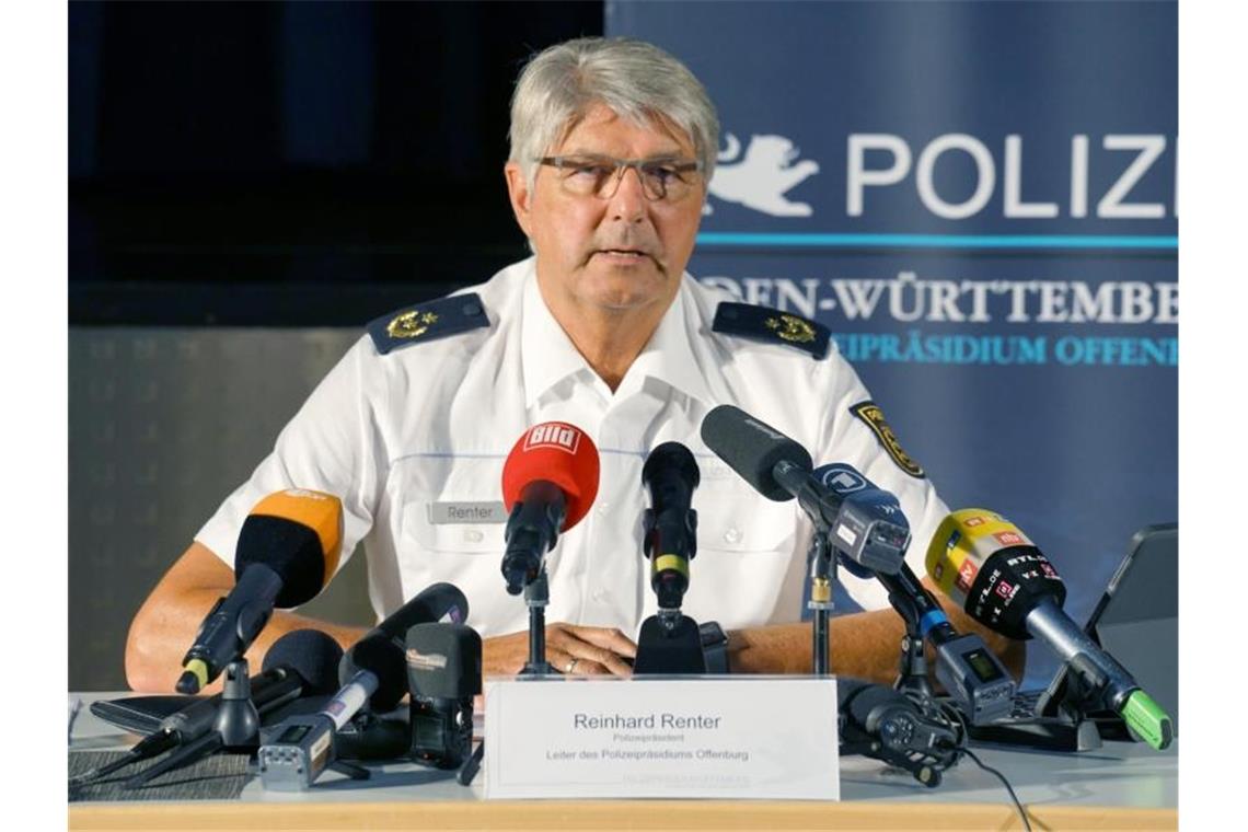 Offenburgs Polizeipräsident Reinhard Renter spricht bei einer Pressekonferenz in Oppenau. Foto: Benedikt Spether/dpa