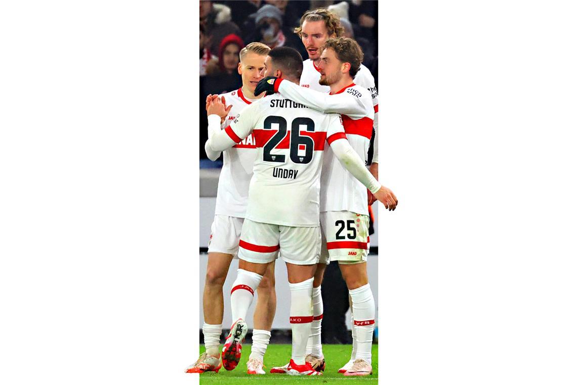 Die offensive Qual der Wahl Offensivspieler des VfB unter sich: Chris Führich, Deniz Undav, Nick Woltemade und Jacob Bruun Larsen (von links).