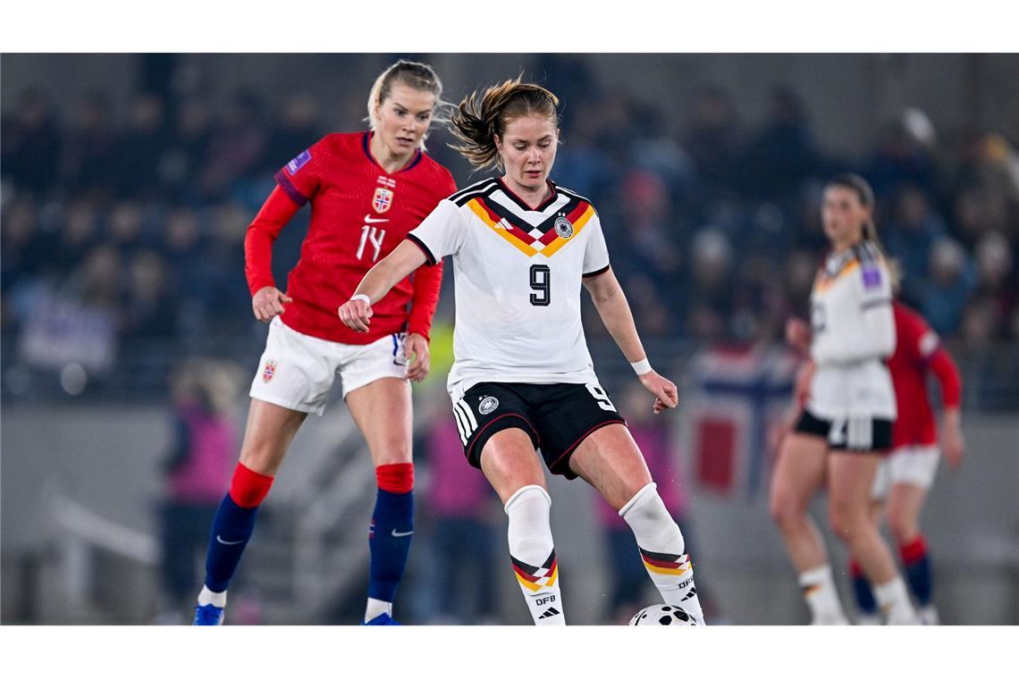 Oft einen Schritt schneller: Sjoeke Nüsken und die deutschen Fußballerinnen.