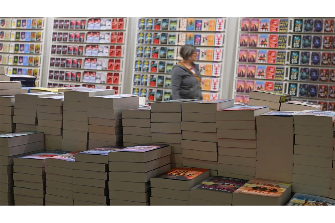 "Bücher sind die Dubai-Schokolade dieses Herbstes" Oft seien Bücher eine Zeit lang besonders im Gespräch, was eine punktuelle kurzfristige Nachfrage erzeugt.