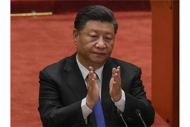 Ohne die USA zu nennen, warnte Xi Jinping in seiner Rede vor ausländischer Einmischung im Taiwan-Konflikt. Foto: Andy Wong/AP/dpa