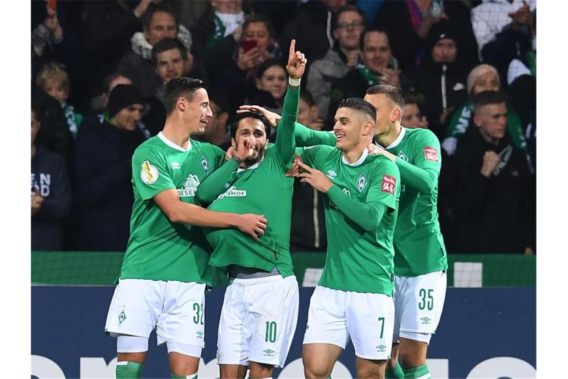 Dortmund gewinnt Borussen-Duell - Dresden verpasst Coup Ohne große Probleme konnte sich Werder Bremen gegen Zweitligist Heidenheim behaupten. Foto: Carmen Jaspersen/dpa