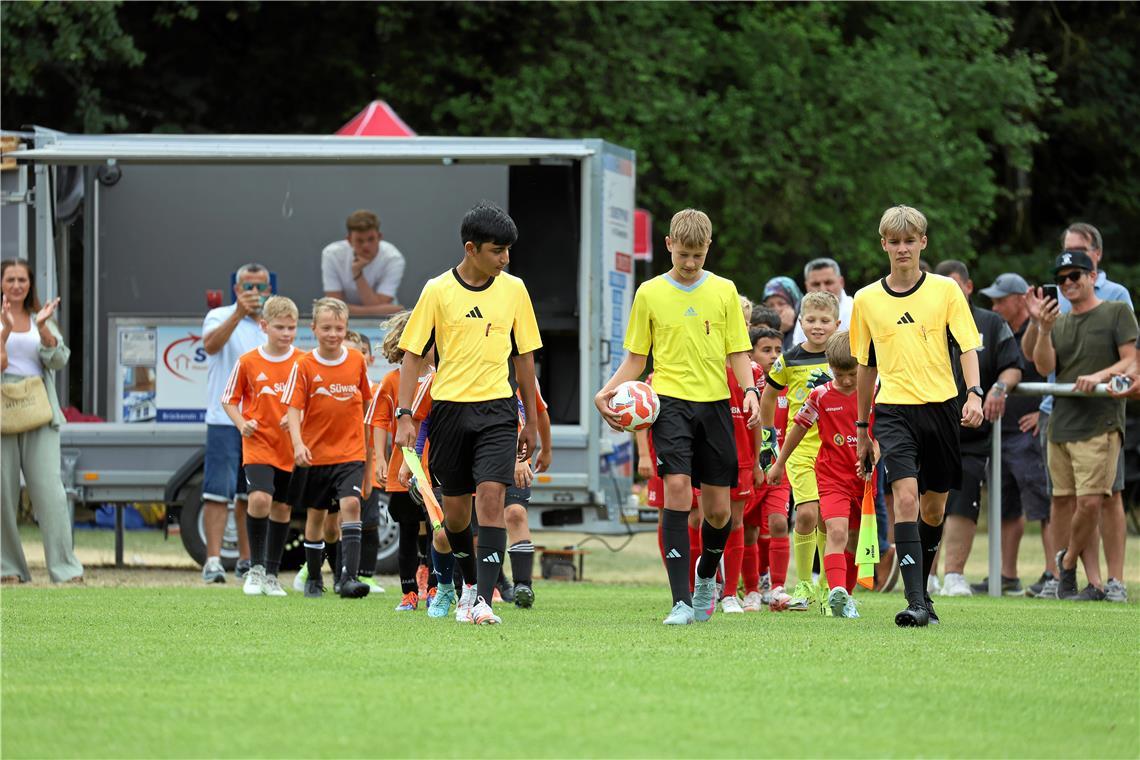 Ohne Schiedsrichter geht es nicht. Beim Finale der F-Jugend des Jahrgangs 2016 z...