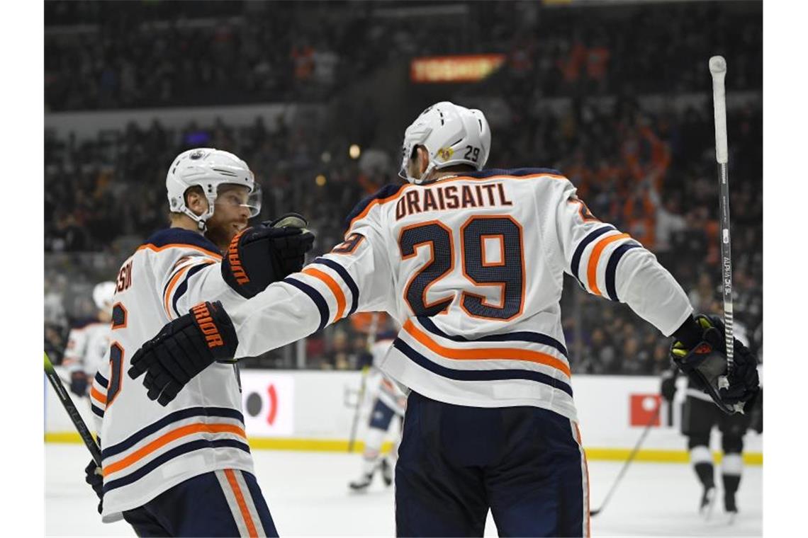 Oilers-Starspieler Leon Draisaitl ist Topscorer der NHL. Foto: Mark J. Terrill/AP/dpa