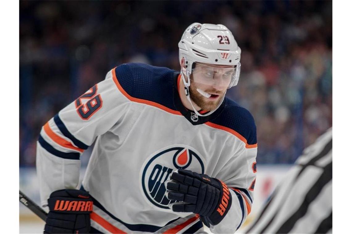 Oilers-Topstar Leon Draisaitl führt die Scorer-Wertung der NHL an. Foto: Brian Mcwalters/CSM via ZUMA Wire/dpa