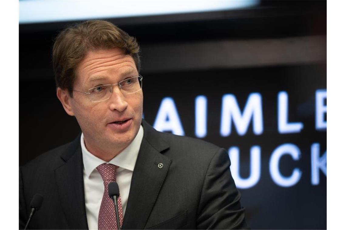 Ola Källenius, Vorstandsvorsitzender der Daimler AG, zeigt sich zuversichtlich für Mercedes. Foto: Sebastian Gollnow/dpa/Archiv