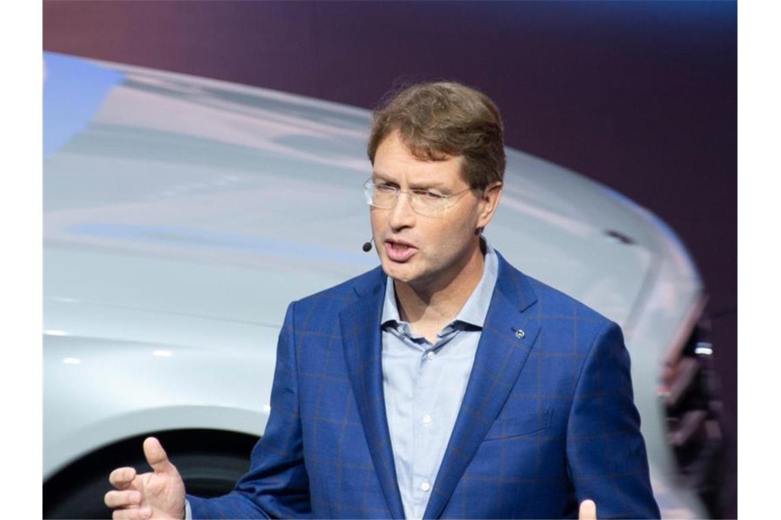 Daimler-Chef will Effizienz „dramatisch“ erhöhen Ola Källenius, Vorstandsvorsitzender von Daimler, spricht während der Präsentation von Mercedes auf der IAA. Foto: Lennart Stock/Archivbild