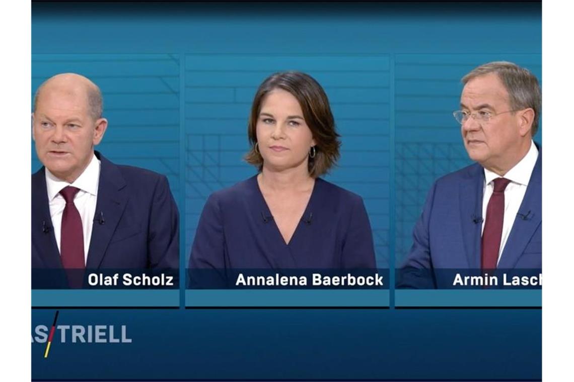 Olaf Scholz (l-r), Annalena Baerbock und Armin Laschet (CDU) beim zweiten TV-Triell. Foto: WDR/dpa
