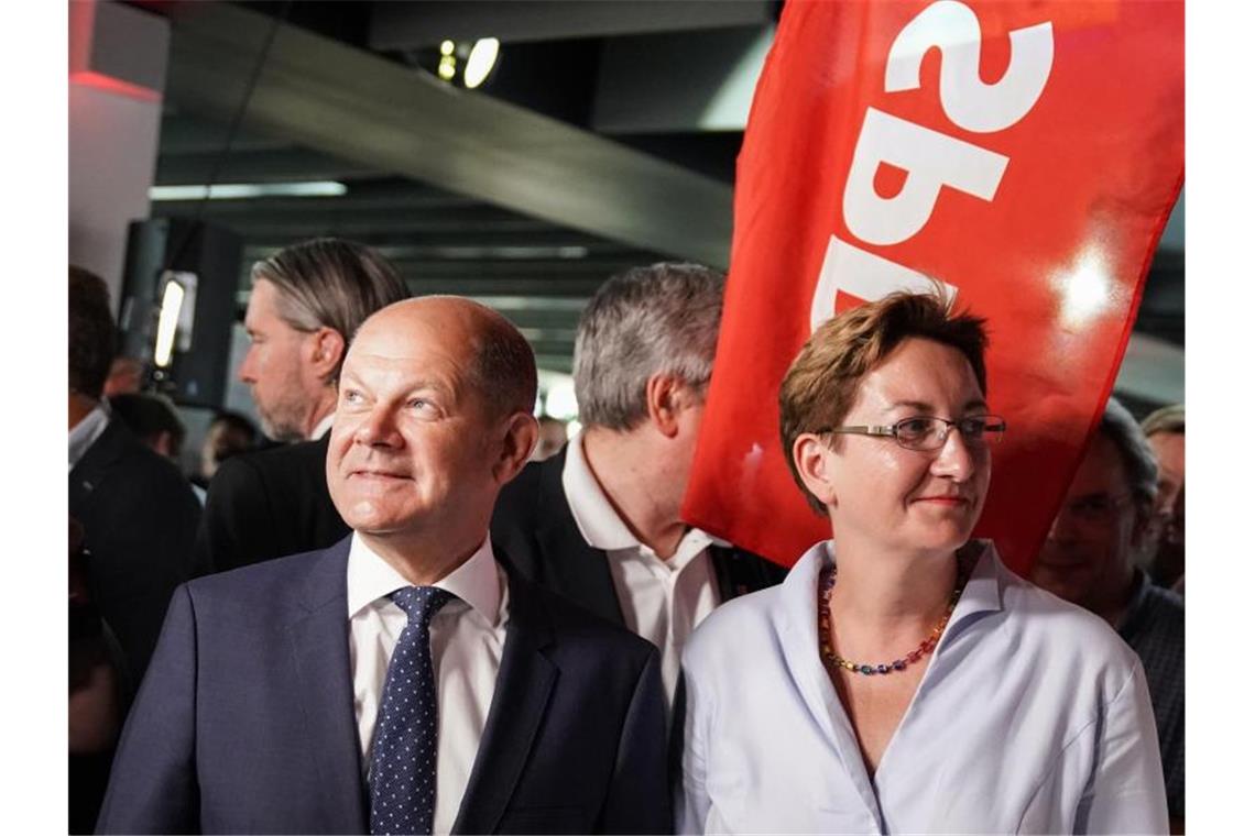 Olaf Scholz (l) und Klara Geywitz treten als Duo für den SPD-Parteivorsitz an. Foto: Kay Nietfeld