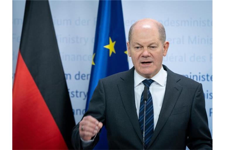 Olaf Scholz (SPD), Bundesminister der Finanzen, gibt im Finanzministerium eine Pressekonferenz. Thema sind weitere Finanzhilfen im Rahmen der Corona-Beschränkungen. Foto: Kay Nietfeld/dpa/Pool/dpa