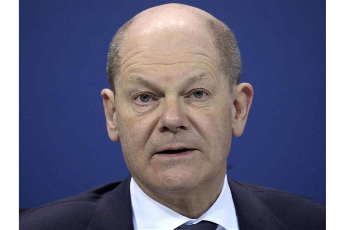 Öffnungsfahrplan: Volle Stadien und Hallen möglich Olaf Scholz (SPD) spricht bei der Pressekonferenz im Bundeskanzleramt nach der Ministerpräsidentenkonferenz (MPK). Foto: Michael Sohn/POOL AP/dpa