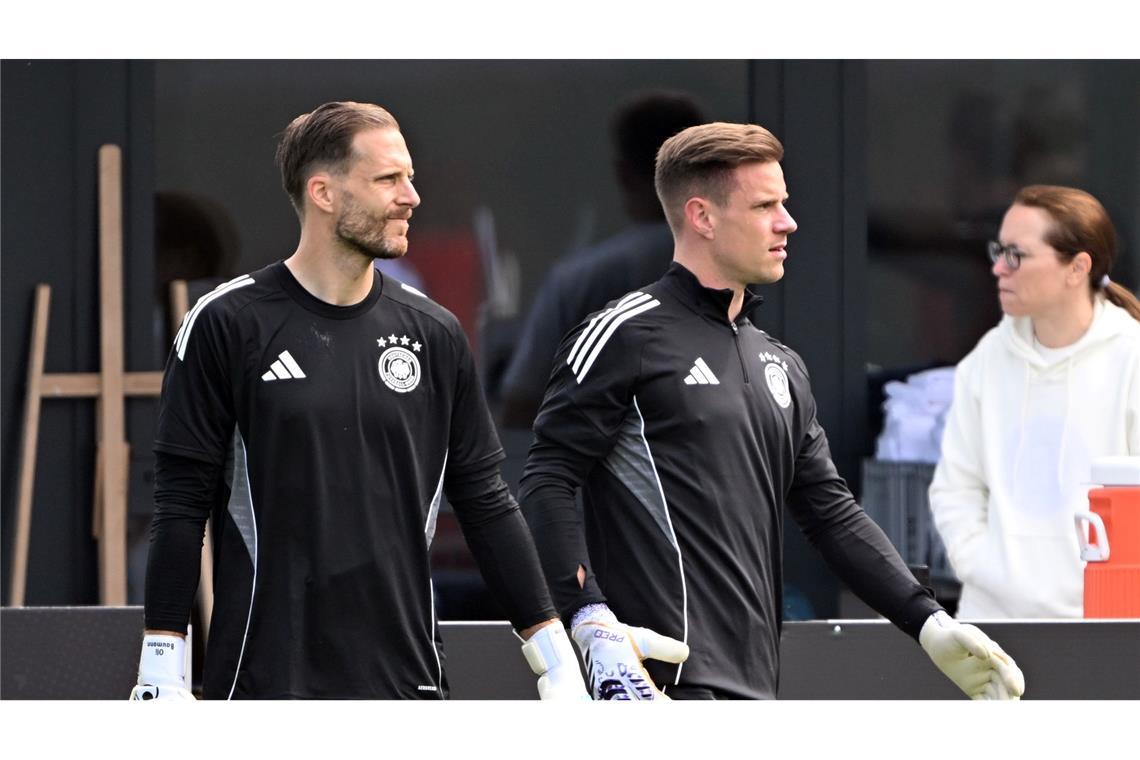 Oliver Baumann (l) könnte Marc-André ter Stegen endgültig den Rang ablaufen. (Archivbild)
