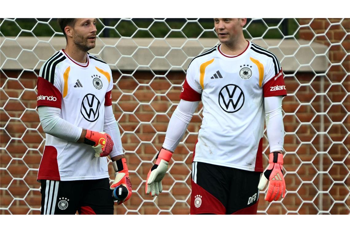Oliver Baumann (l.) und Mauel Neuer (r.) beim Training der Nationalmannschaft.