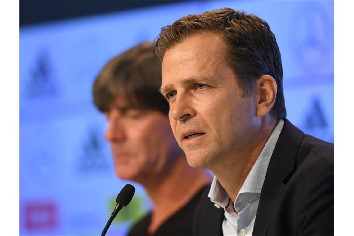 Oliver Bierhoff sieht das DFB-Team bei der EM 2020 eher in einer Außenseiter-Rolle. Foto: Sven Hoppe/dpa