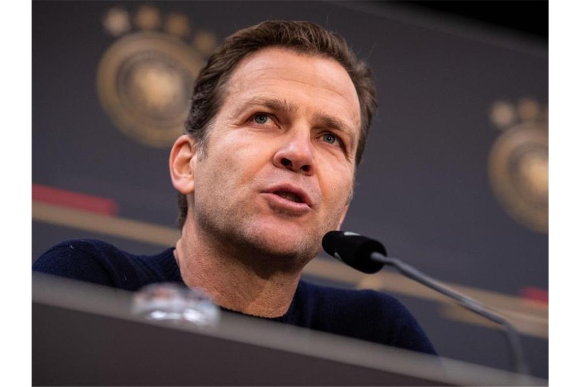 Bierhoff für Gehaltsobergrenze im Fußball