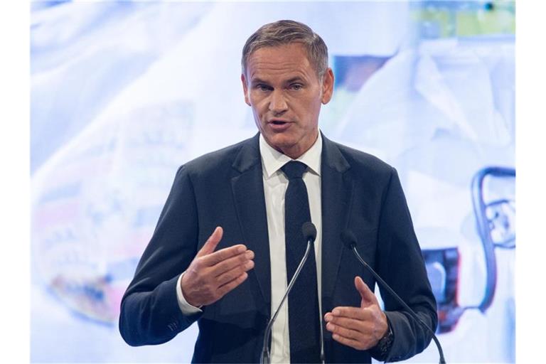 Oliver Blume, Vorstandsvorsitzender der Porsche AG, hält eine Rede. Foto: Sebastian Gollnow/dpa/Archivbild