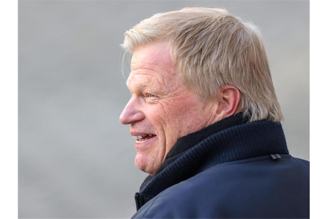 Kahns Plan: Anders führen - „Grenze“ bei Gehältern Oliver Kahn hatte Anfang Juli den Vorstandsvorsitz bei den Bayern von Karl-Heinz Rummenigge übernommen. Foto: Alexander Hassenstein/Getty POOL/dpa