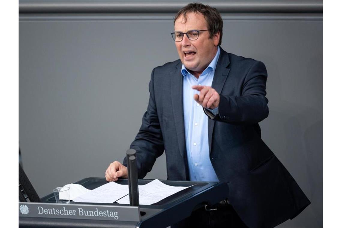 Oliver Krischer (Bündnis 90/Die Grünen) spricht bei der Plenarsitzung im Deutschen Bundestag. (Archivbild). Foto: Bernd von Jutrczenka/dpa