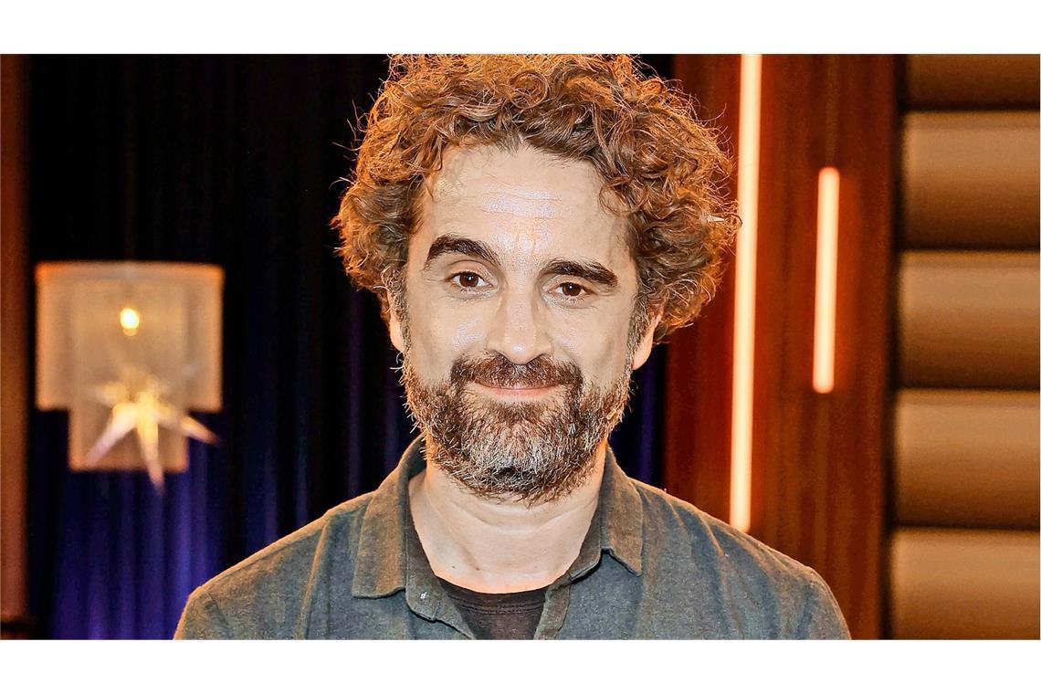 Oliver Wnuk weiß, auf einem Bein steht man schlecht.