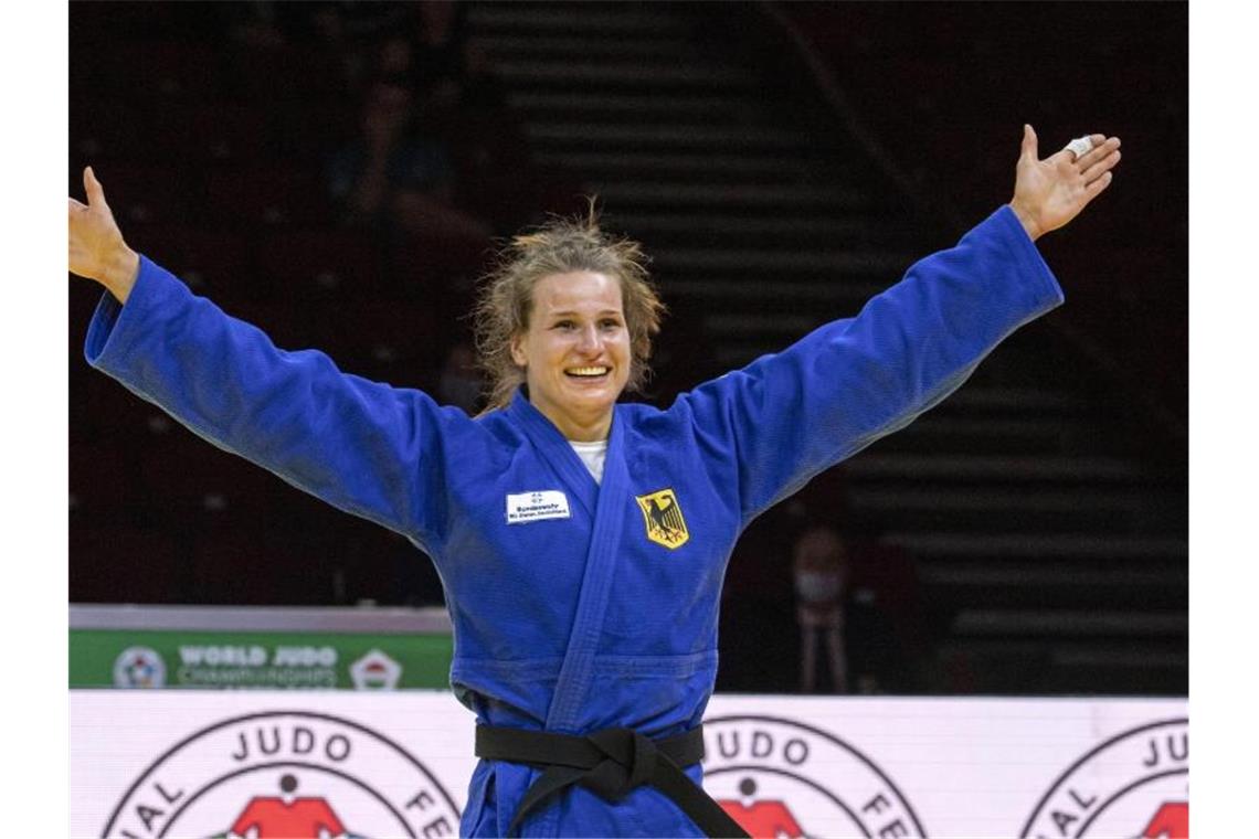Judoka Anna-Maria Wagner neue Weltmeisterin Olympia kann kommen: Anna-Maria Wagner reist als Weltmeisterin nach Tokio. Foto: Zsolt Szigetvary/MTI/AP/dpa