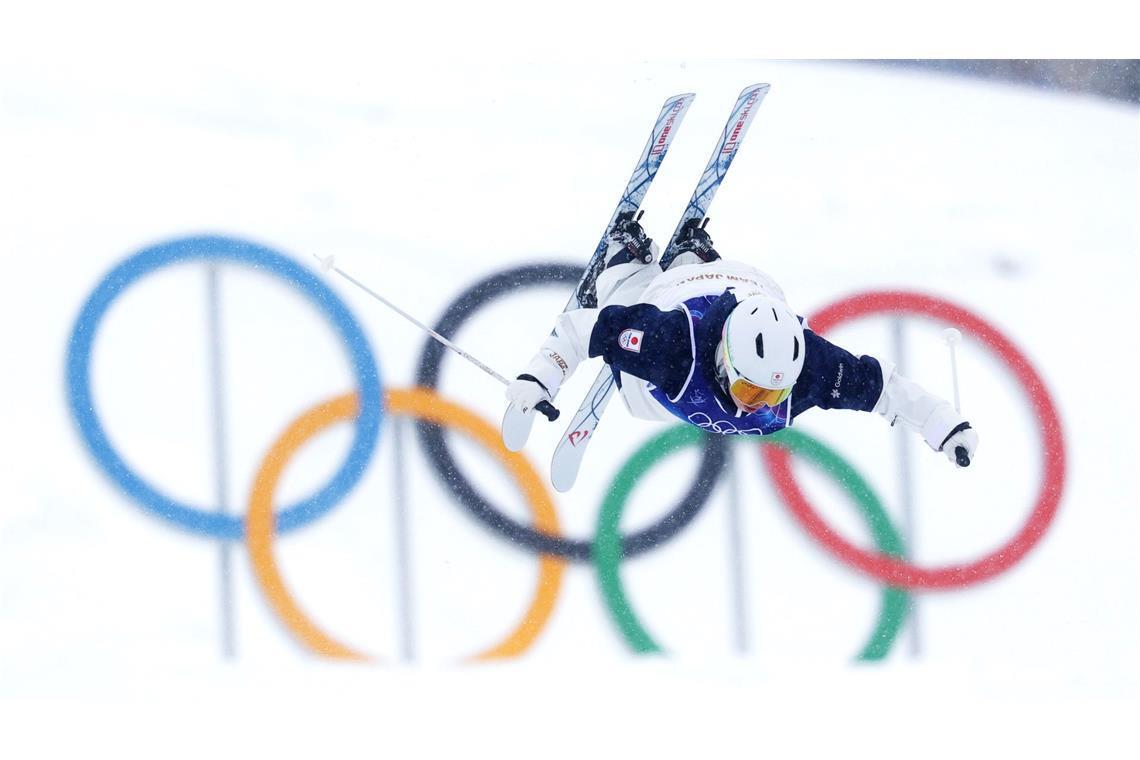 Olympia, Olympische Winterspiele Mailand Cortina 2026, Ski Freestyle, Finale, Parallel-Buckelpiste, Frauen, Hinako Tomitaka (Japan) in Aktion.