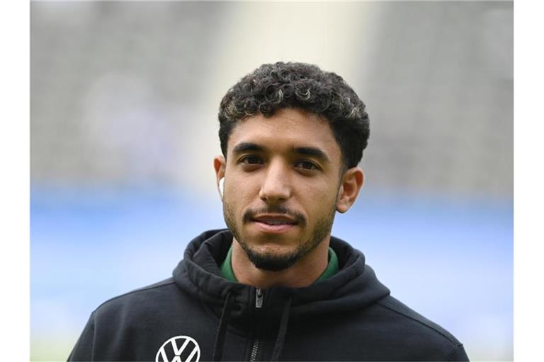 Omar Marmoush von Wolfsburg vor dem Spiel. Foto: Soeren Stache/dpa-Zentralbild/dpa/Archivbild
