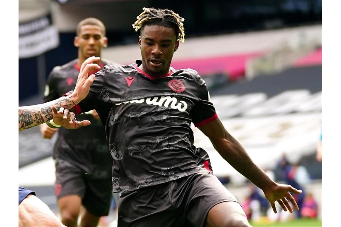 FC Bayern verpflichtet Außenverteidiger Richards Omar Richards kommt vom FC Reading zum FC Bayern München. Foto: John Walton/PA Wire/dpa