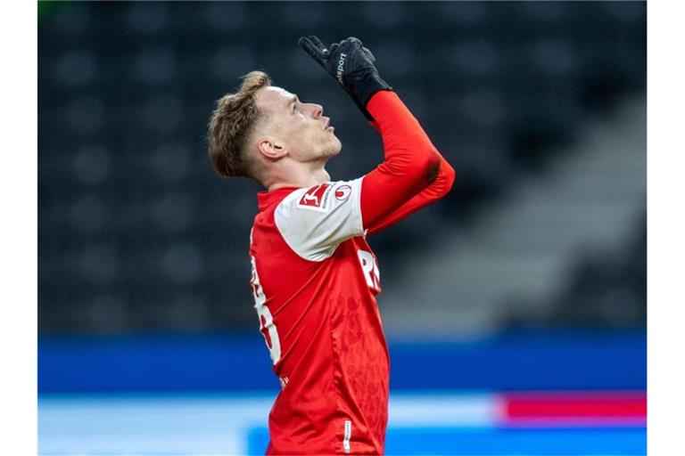 Ondrej Duda vom 1. FC Köln jubelt nach seinem Treffer zum 2:0. Foto: Andreas Gora/dpa