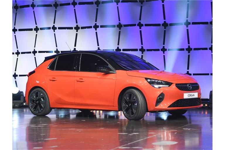 Opels Brot-und-Butter-Auto wird elektrisch: Der neue Corsa-e wird im Stammwerk in Rüsselsheim präsentiert. Foto: Arne Dedert