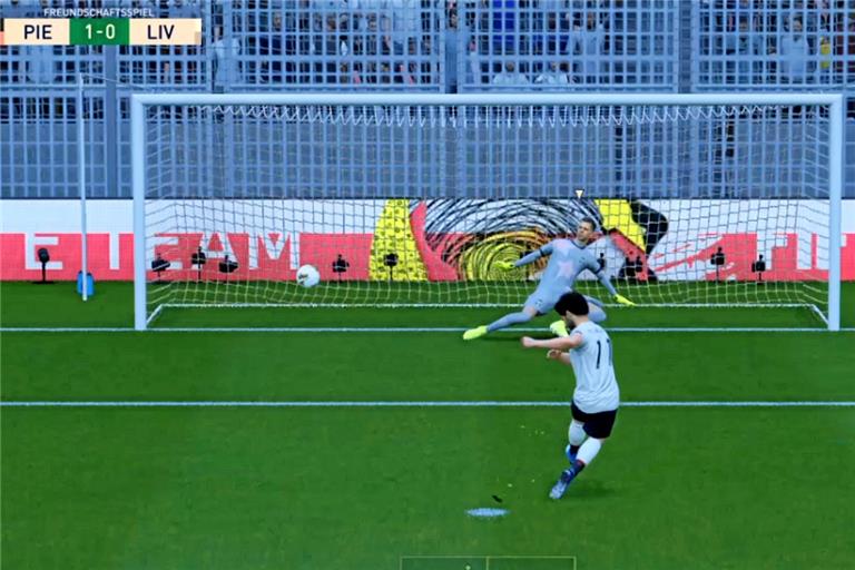 Oppenweilers Serkan Dogan verwandelt mit dem virtuellen Mohamed Salah vom FC Liverpool den Foulelfmeter zum 1:1. Screenshot: BKZ-Twitchkanal