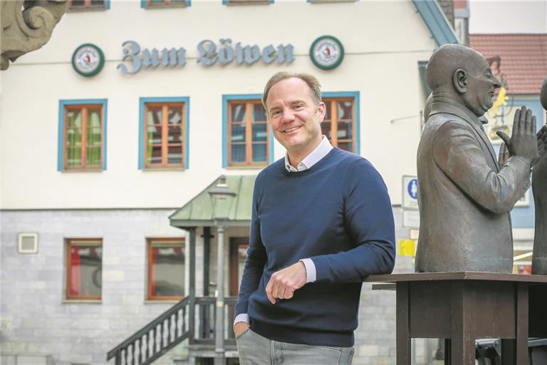 Optikermeister mit Weitblick: Jochen Stroh geht mit einer kleinen Lösung an den Start, will aber in einigen Jahren eine zweite Stufe zünden. Foto: A. Becher