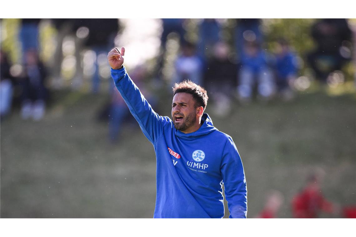 Optimaler Einstand: Coach Kerem Arslan.