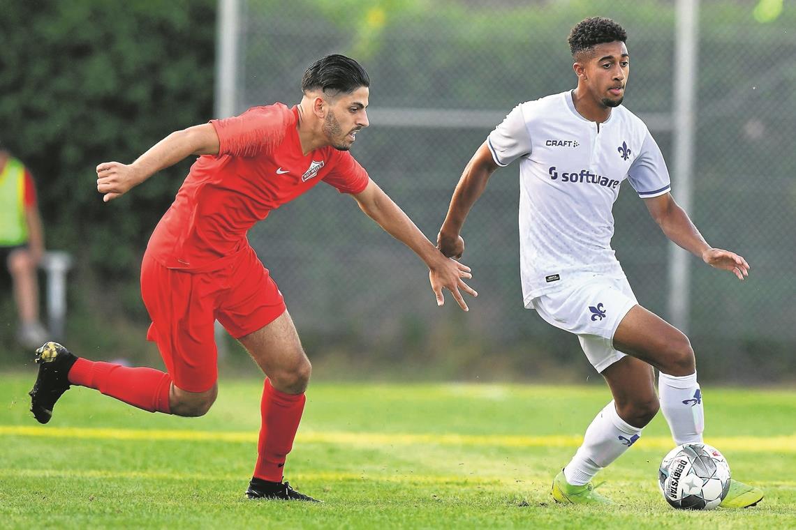 McKinze Gaines kommt, Hercher geht Orrin Mc Kinze Gaines (rechts) wird ab sofort für die Großaspacher am Ball sein. Foto: Imago