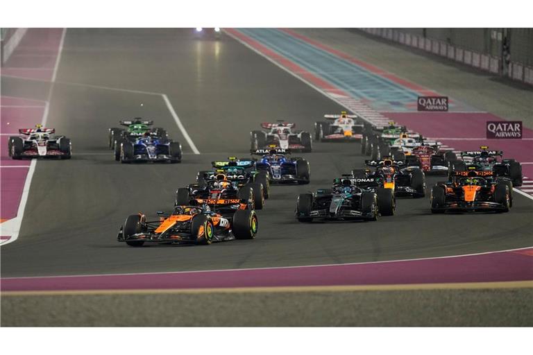 Oscar Piastri fährt einen Start-Ziel-Sieg ein.