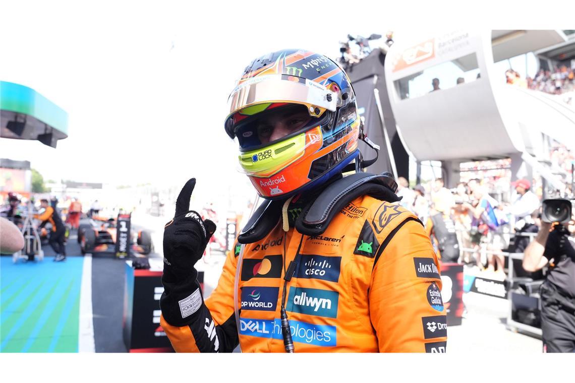 Bilder des Tages Oscar Piastri von McLaren feiert seinen ersten Platz im Rennen auf dem Circuit de Barcelona-Catalunya.