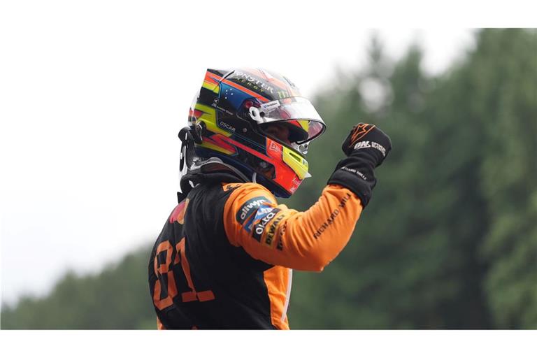 Oscar Piastri von McLaren feiert seinen Sieg.