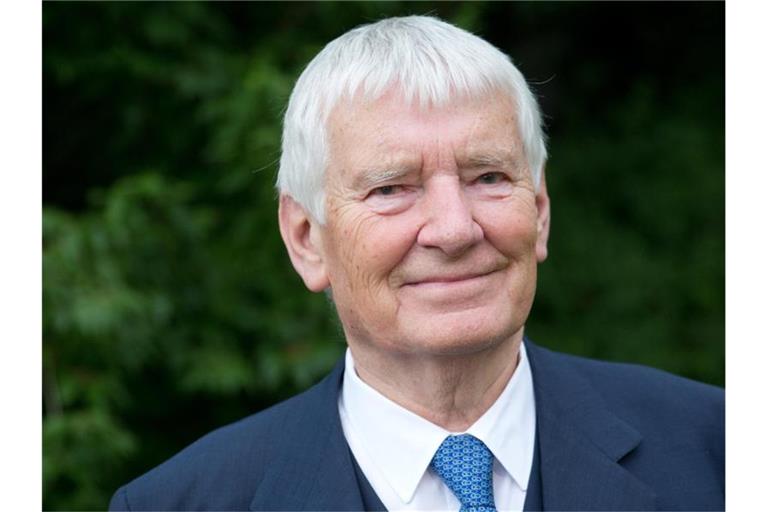 Otto Schily war von 1998 bis 2005 Bundesinnenminister. Foto: Jörg Carstensen/Archiv