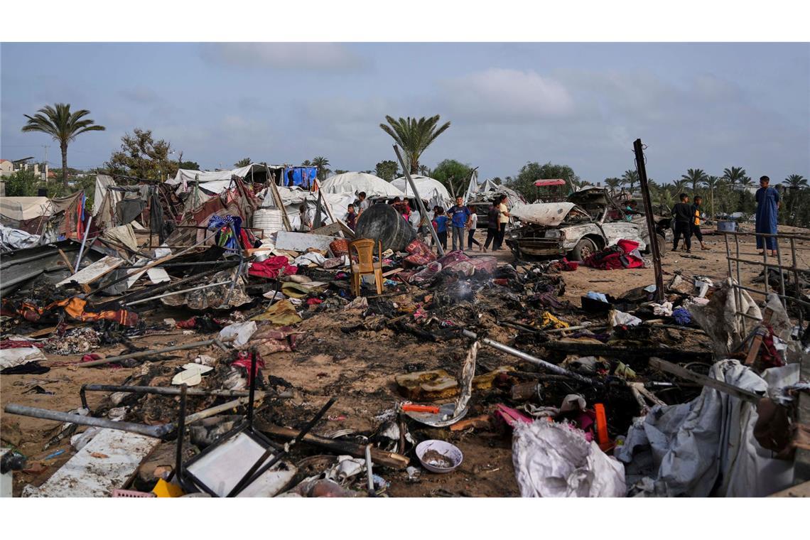 Bilder des Tages Palästinenser inspizieren von israelischen Luftangriffen zerstörte Gebäude