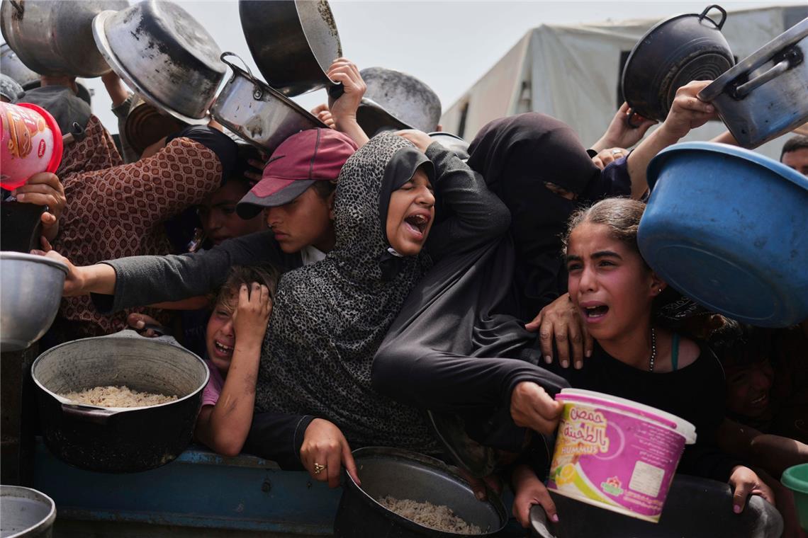 Netanjahu warnt Einwohner der Stadt Gaza: „verschwinden Sie" Palästinensische Kinder in Chan Junis.