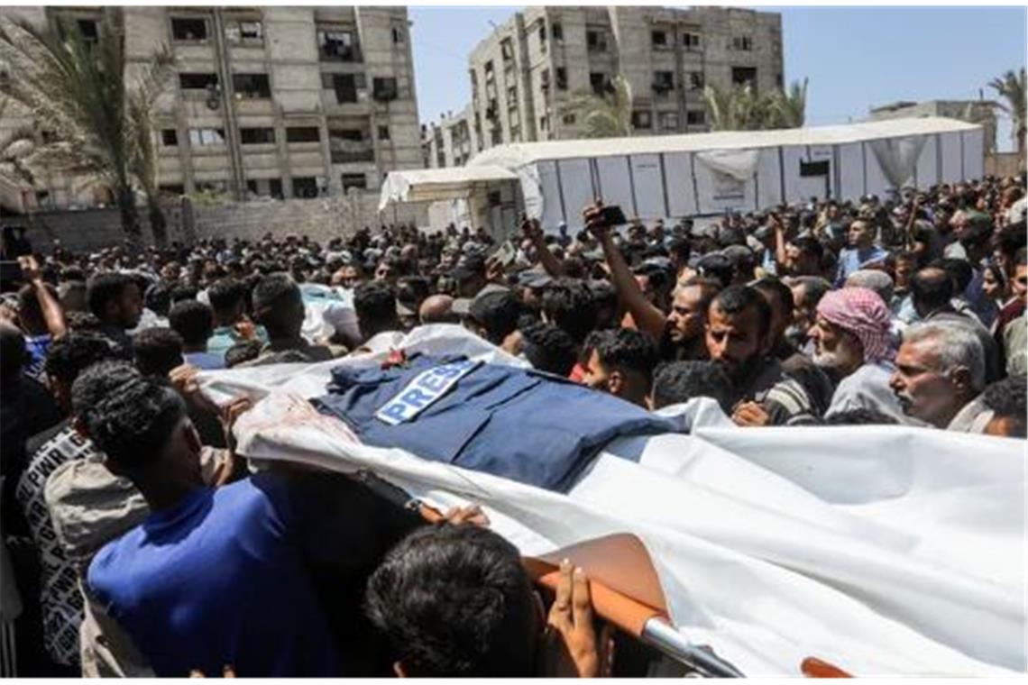 Palästinensischen Angaben zufolge starben bei dem Angriff am Montag 20 Menschen.