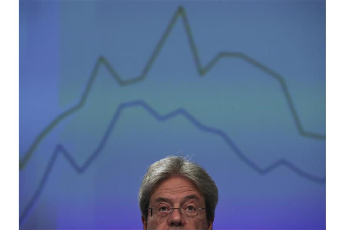 Paolo Gentiloni, Wirtschaftskommissar der EU, bei der Pressekonferenz über die Wirtschaftsentwicklung in Europa. Foto: Francisco Seco/AP/dpa