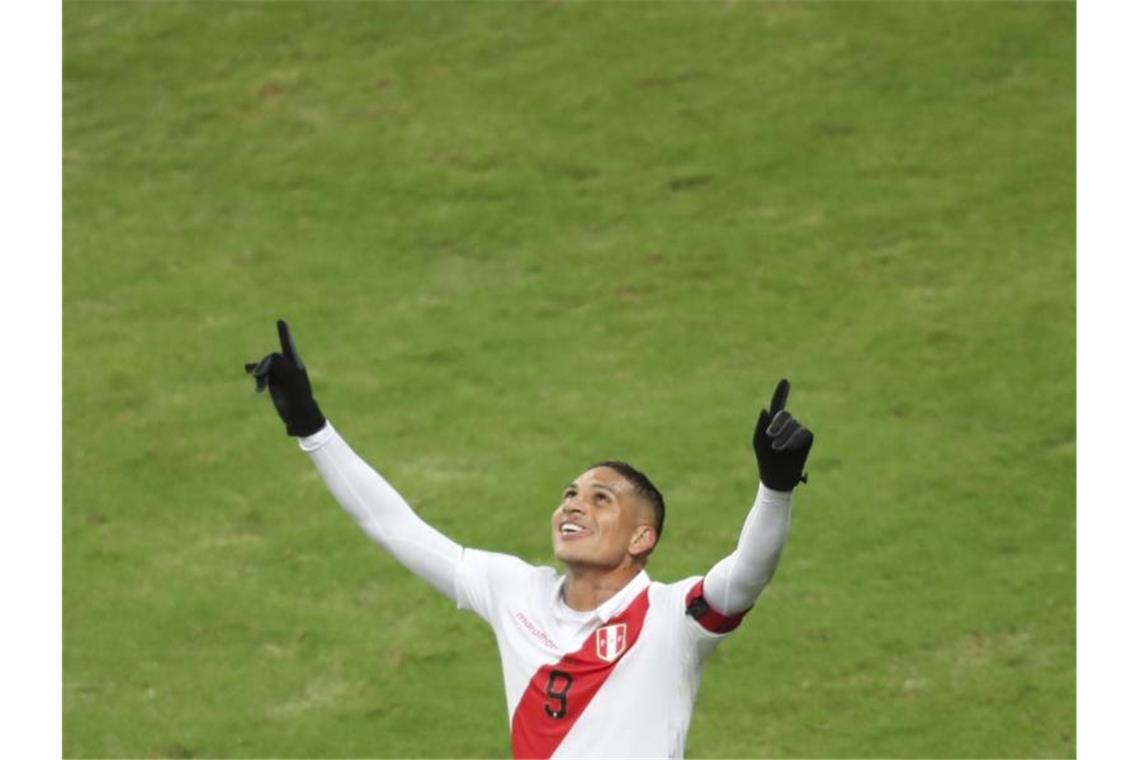 Paolo Guerrero erzielte das 3:0 für Peru. Foto: Edison Vara/AP