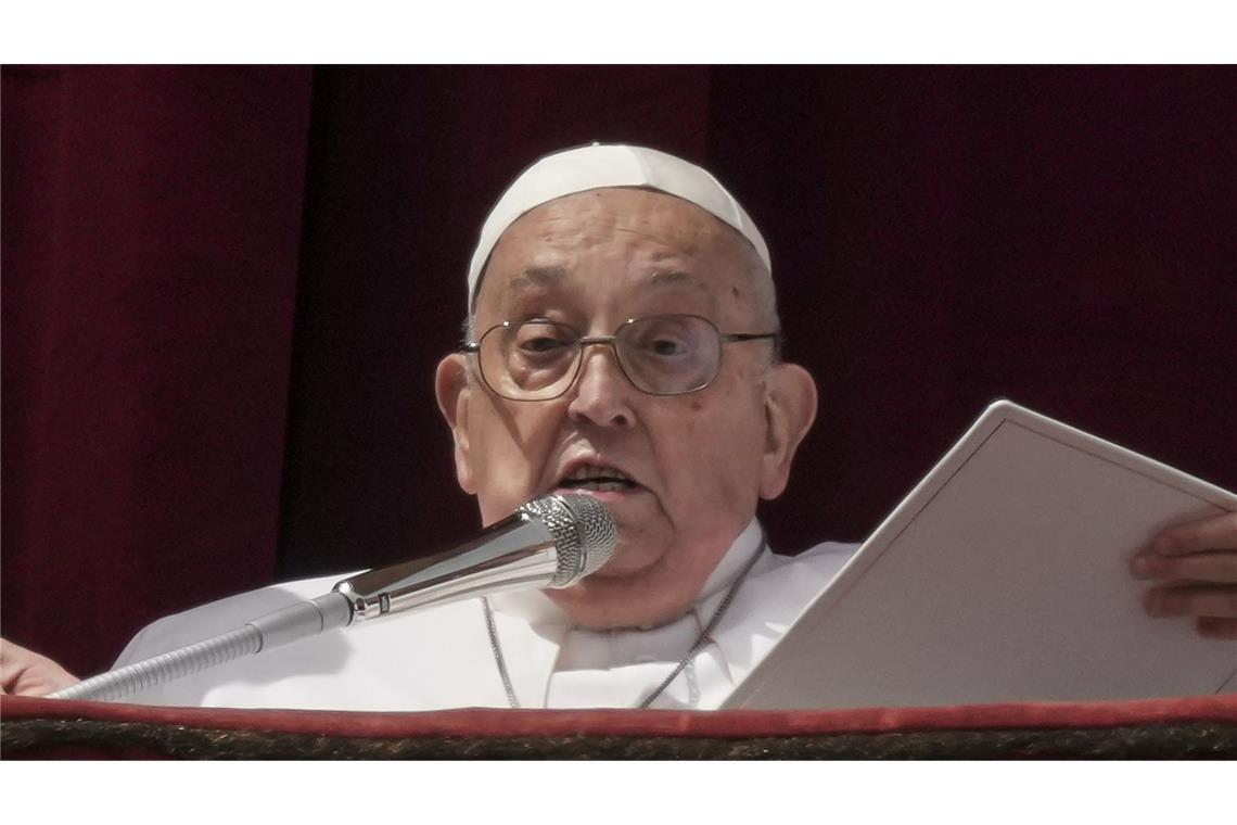 Papst spendet mit schwacher Stimme Segen Urbi et Orbi Papst Franziskus erteilt den Segen Urbi et Orbi (lateinisch für «der Stadt und der Welt»).