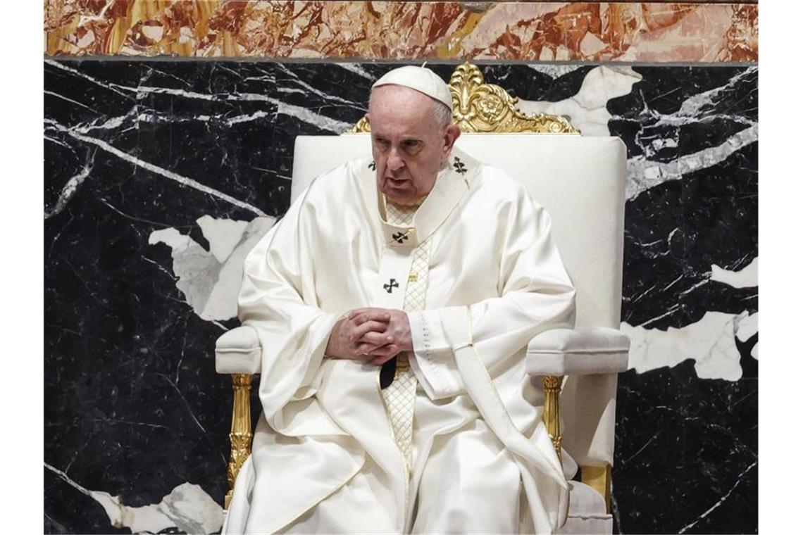 Papst Franziskus im Petersdom. Das Kirchenoberhaupt bezeichnete das Mittelmeer als „größten Friedhof Europas“. Foto: Giuseppe Lami/ANSA Pool/AP/dpa