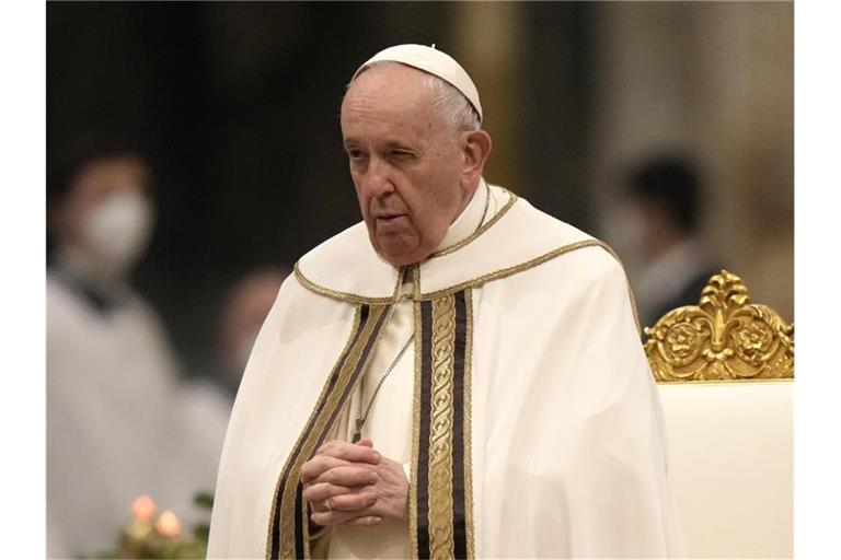 Papst Franziskus in der Basilika St. Paul. Foto: Andrew Medichini/AP/dpa